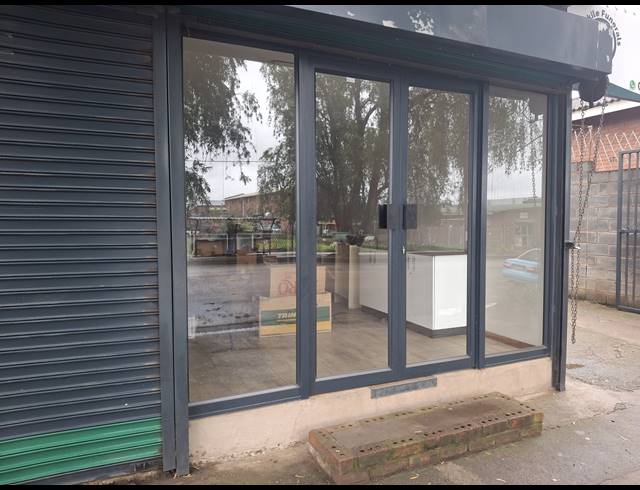 23M² BUSINESS TO LET IN HOWICK CENTRAL